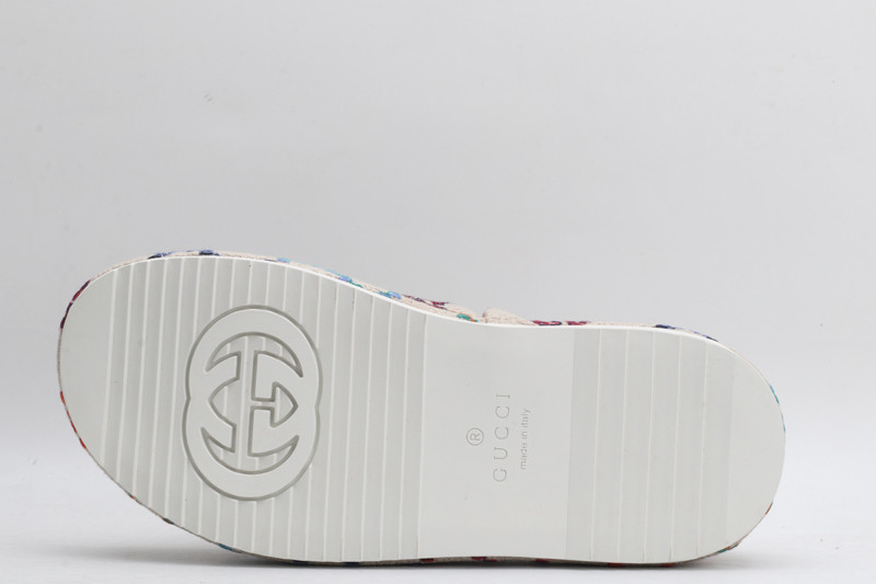 GUC LEATHER SLIDE