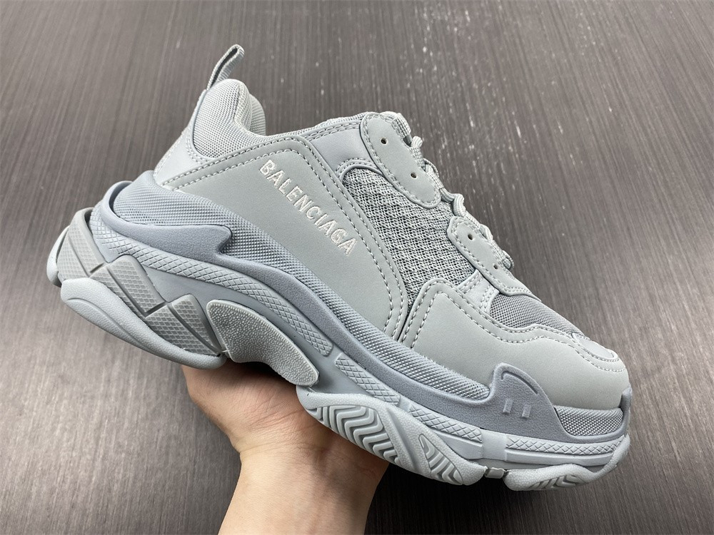 Ba*len*cia*ga triple s 524339 w2fw1 4700