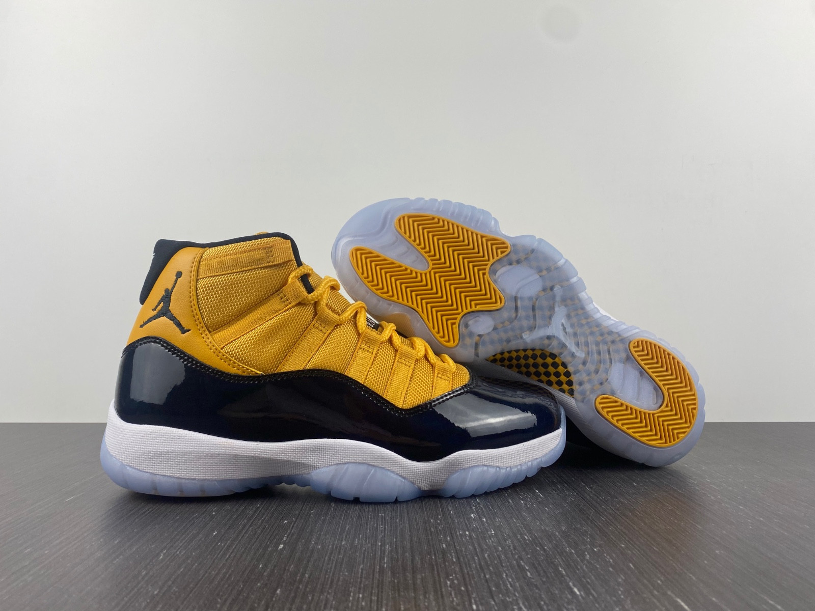 Air Jordan 11 Retro Black Yellow CT8012-118
