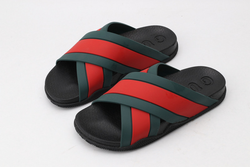 GUC LEATHER SLIDE