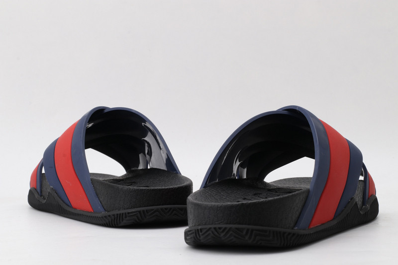GUC LEATHER SLIDE