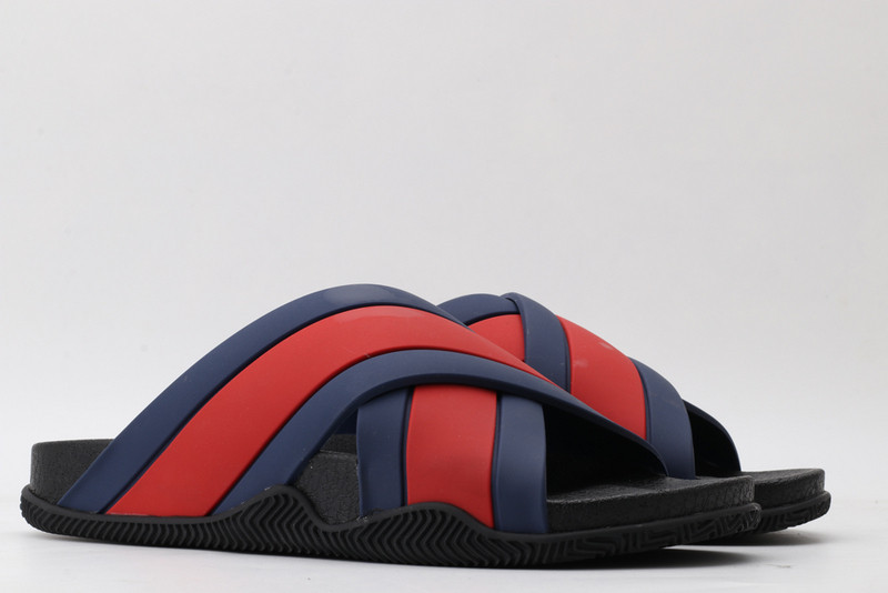 GUC LEATHER SLIDE