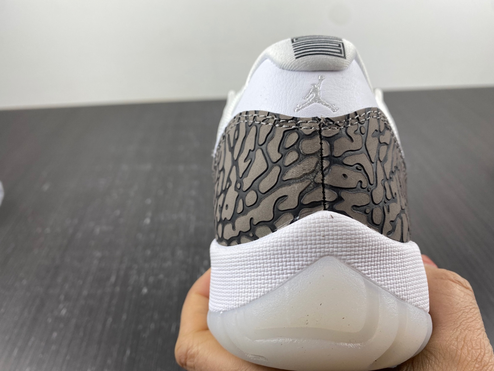Air Jordan 11 Low Cement Grey AV2187-140