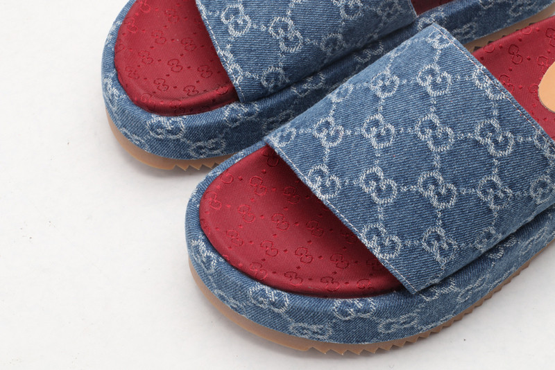 GUC LEATHER SLIDE