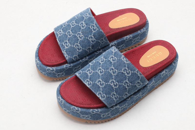 GUC LEATHER SLIDE