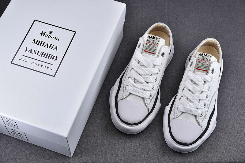 MAISON MIHARA SNEAKERS
