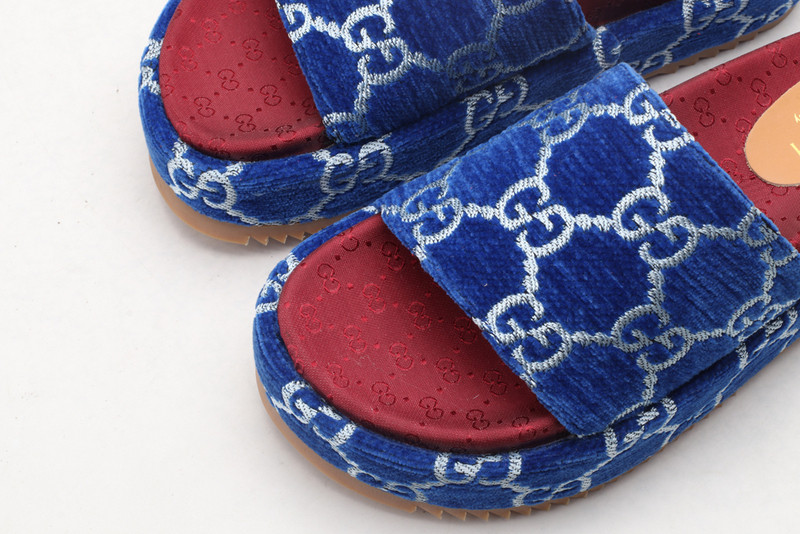 GUC LEATHER SLIDE