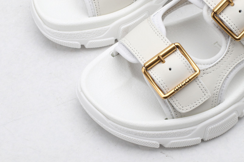 GUC LEATHER SLIDE