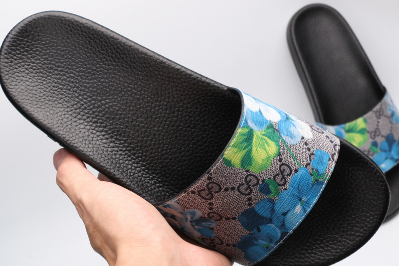 GUC LEATHER SLIDE