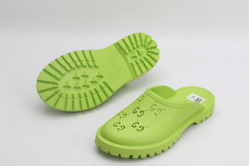GUC LEATHER SLIDE