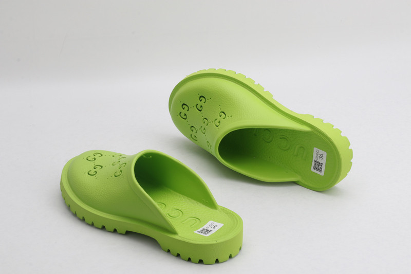 GUC LEATHER SLIDE