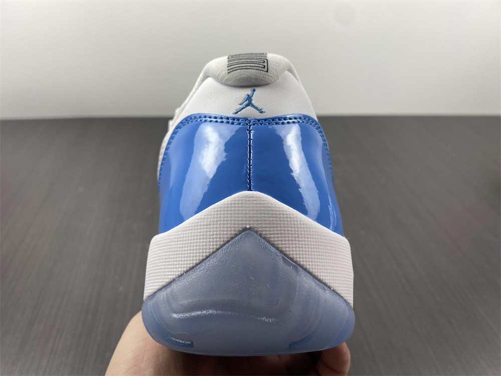 Jordan 11 Retro Low University Blue (2017) 528895-106