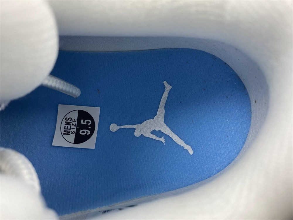 Jordan 11 Retro Low University Blue (2017) 528895-106