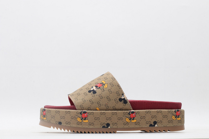 GUC LEATHER SLIDE