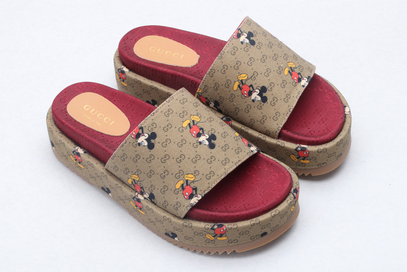 GUC LEATHER SLIDE