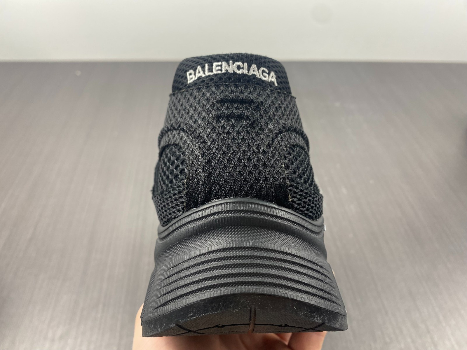 Ba*len*cia*ga phantom sneaker