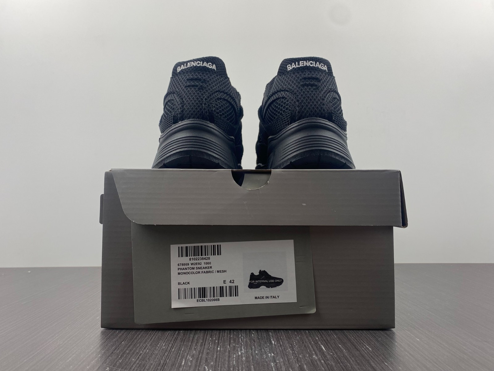 Ba*len*cia*ga phantom sneaker