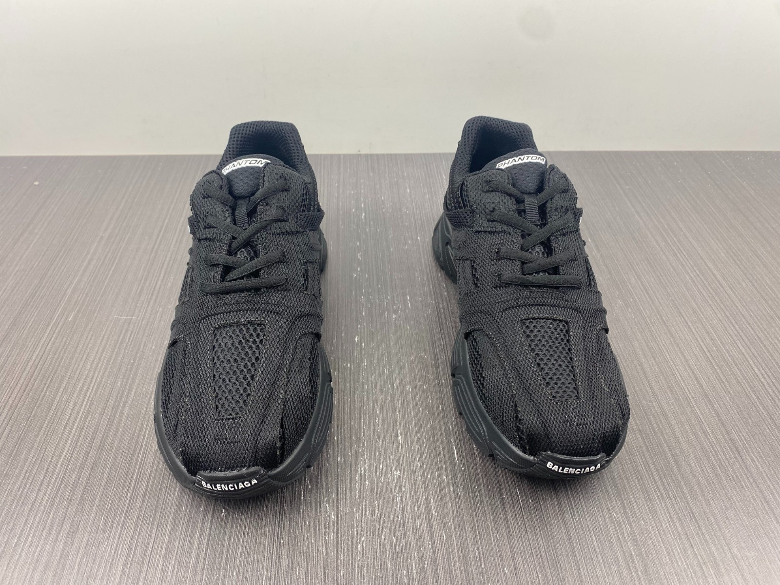 Ba*len*cia*ga phantom sneaker