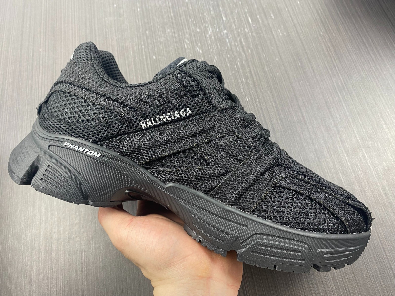 Ba*len*cia*ga phantom sneaker