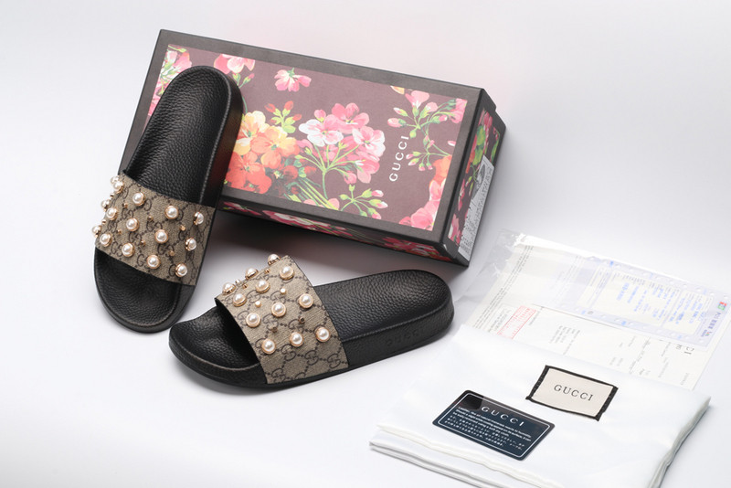GUC LEATHER SLIDE