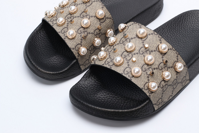 GUC LEATHER SLIDE