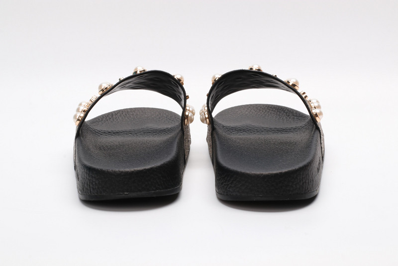 GUC LEATHER SLIDE