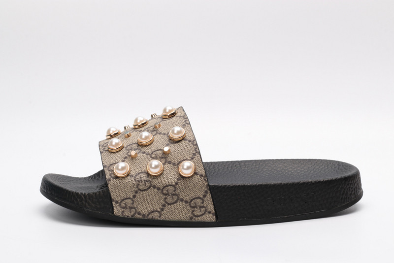 GUC LEATHER SLIDE