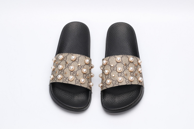 GUC LEATHER SLIDE