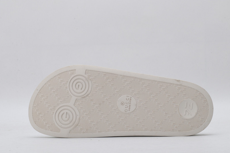 GUC LEATHER SLIDE