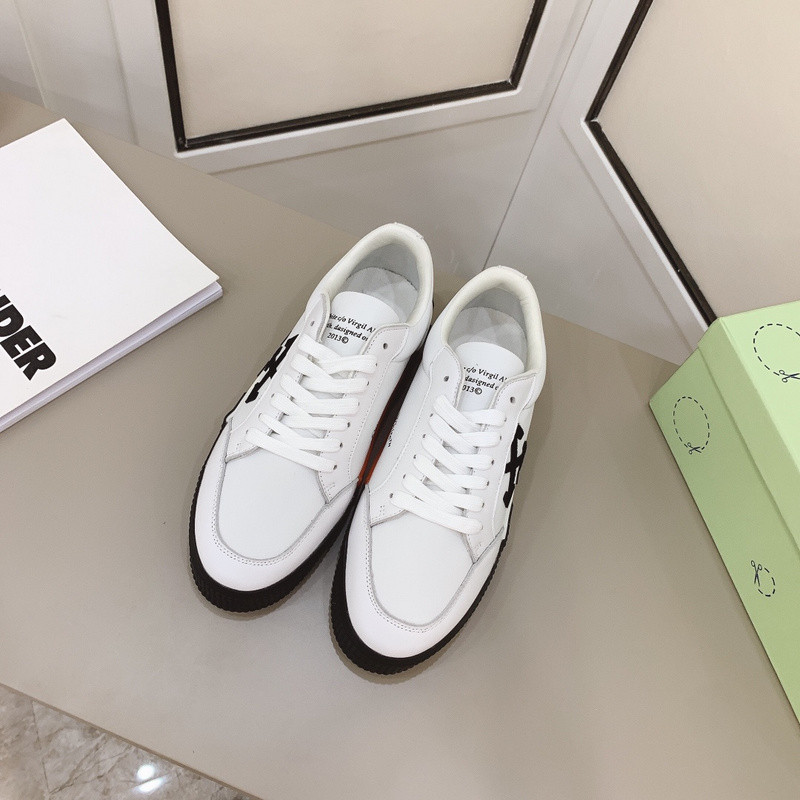 Off-White c/o Virgil Abloh