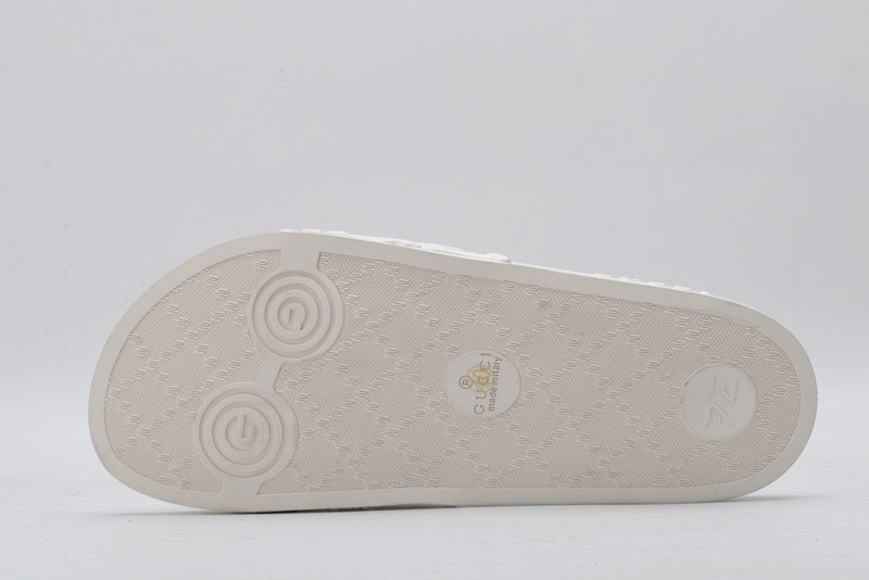 GUC LEATHER SLIDE