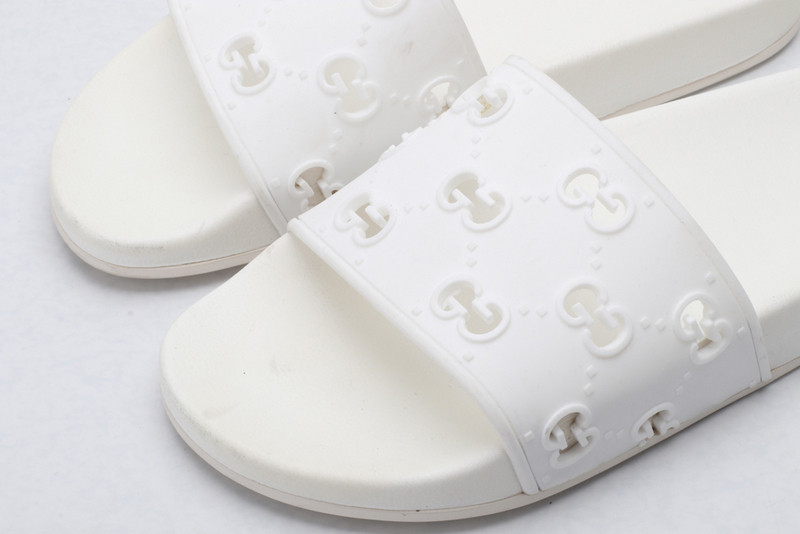 GUC LEATHER SLIDE