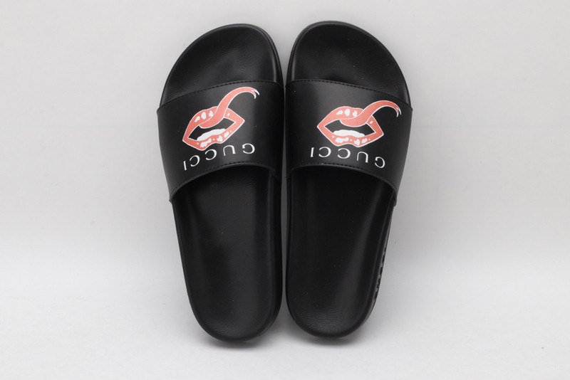 GUC LEATHER SLIDE