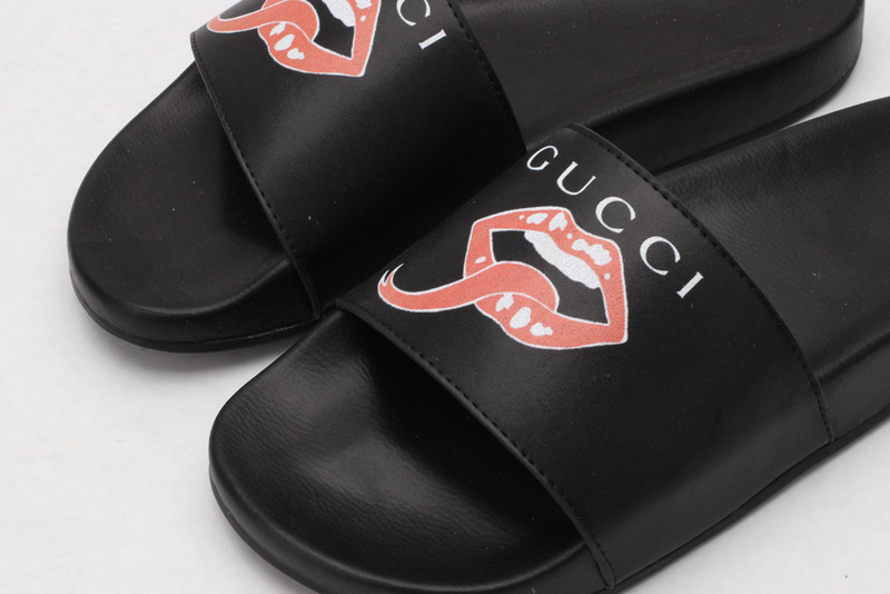 GUC LEATHER SLIDE