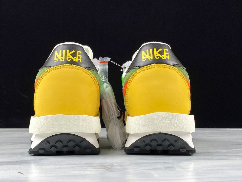 NIKE LD WAFFLE X SACAI GREEN GUSTO BV0073-300