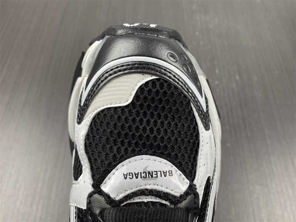 Ba*len*cia*ga runner 677403-w3rb2-9010