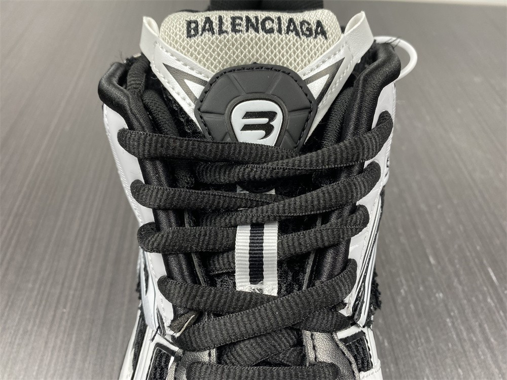 Ba*len*cia*ga runner 677403-w3rb2-9010