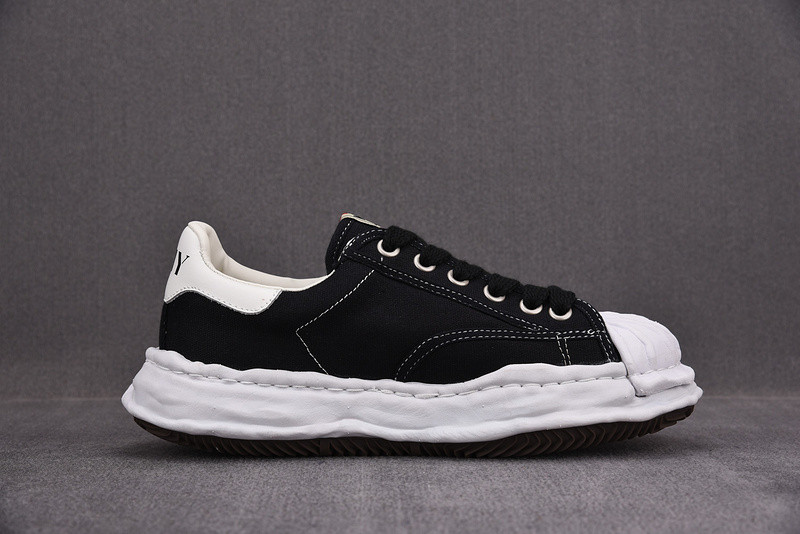 MAISON MIHARA SNEAKERS