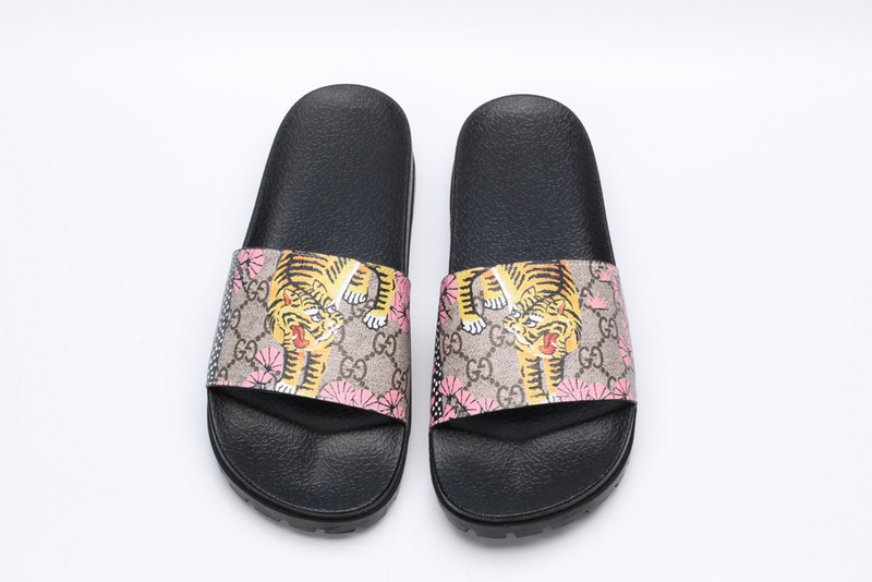 GUC LEATHER SLIDE