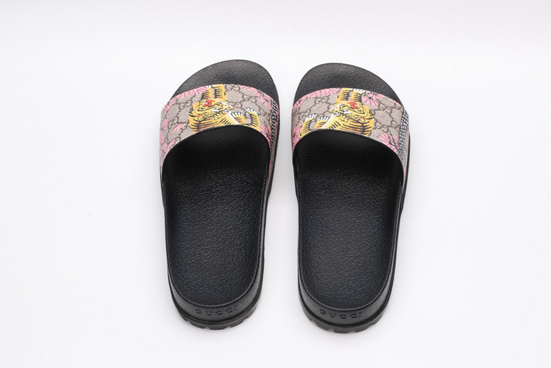 GUC LEATHER SLIDE