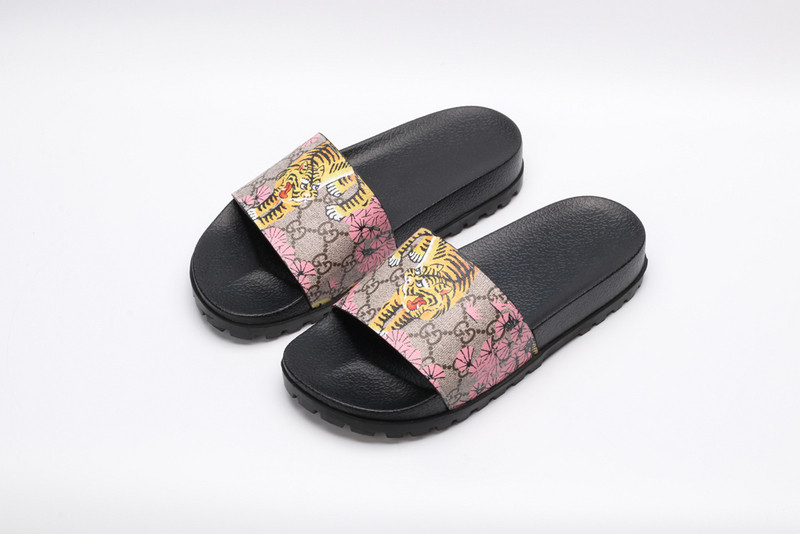 GUC LEATHER SLIDE