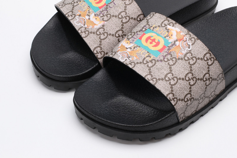 GUC LEATHER SLIDE