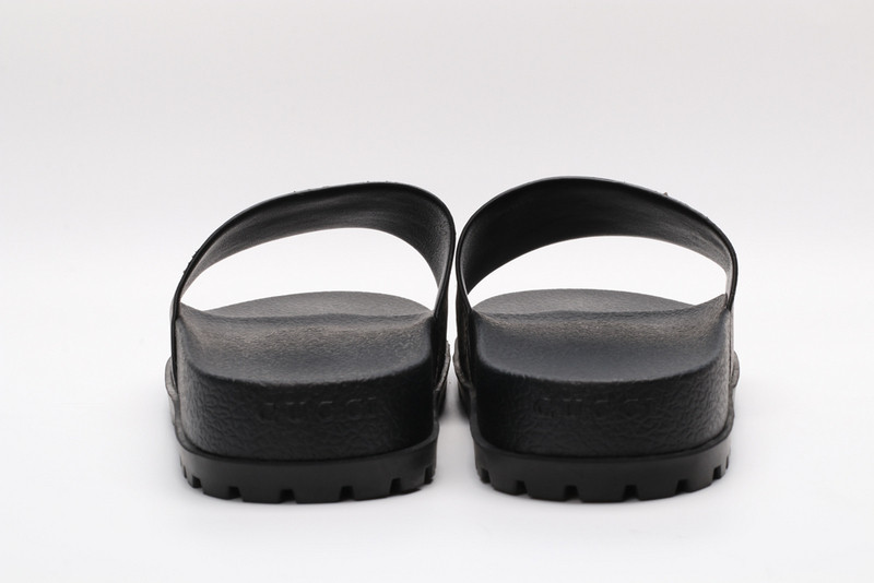 GUC LEATHER SLIDE