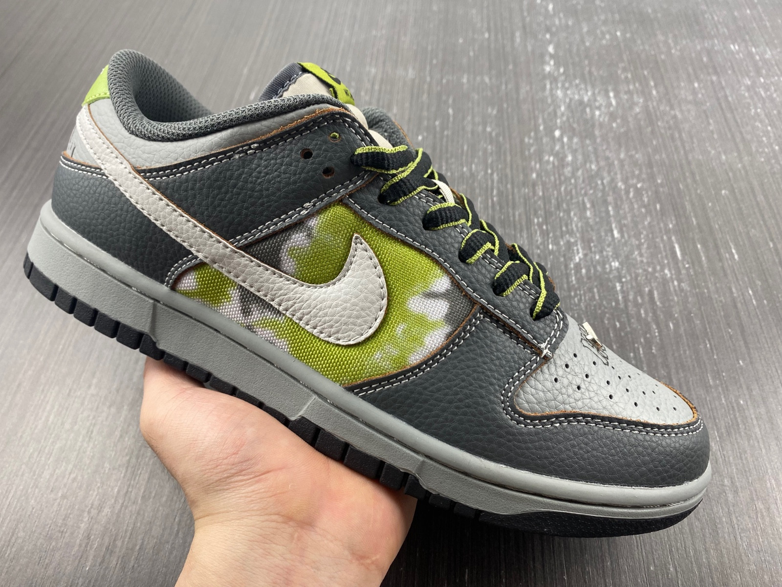 HUF x Nike SB Dunk Low FD8775-002
