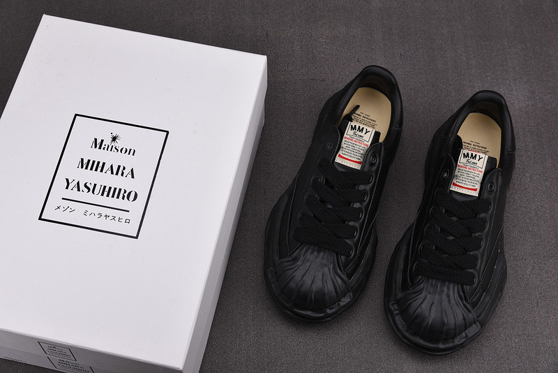 MAISON MIHARA SNEAKERS