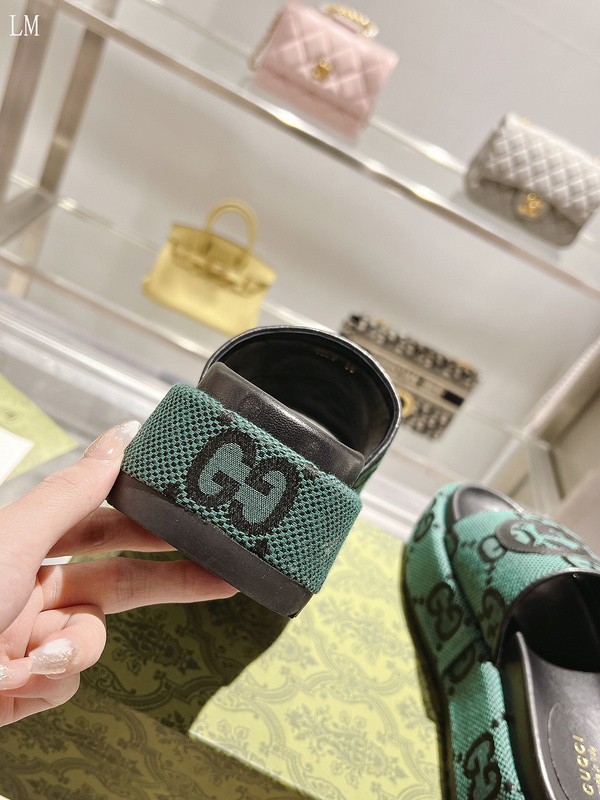 GUC LEATHER SLIDE