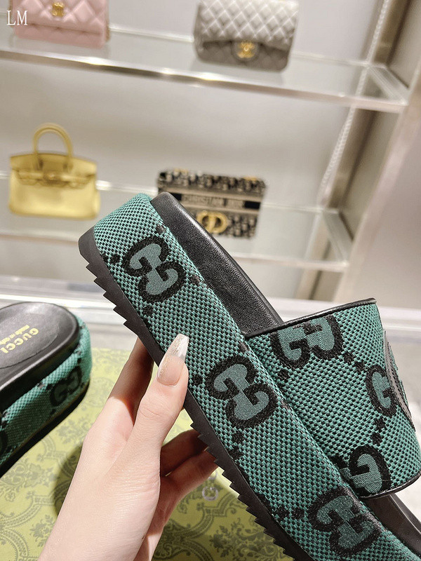 GUC LEATHER SLIDE