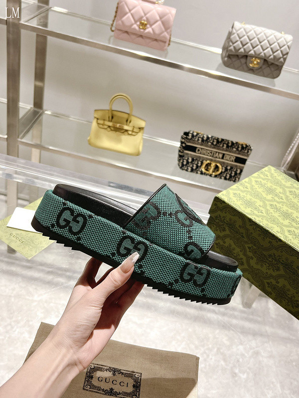 GUC LEATHER SLIDE