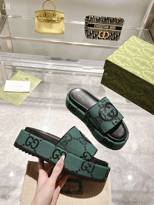 GUC LEATHER SLIDE