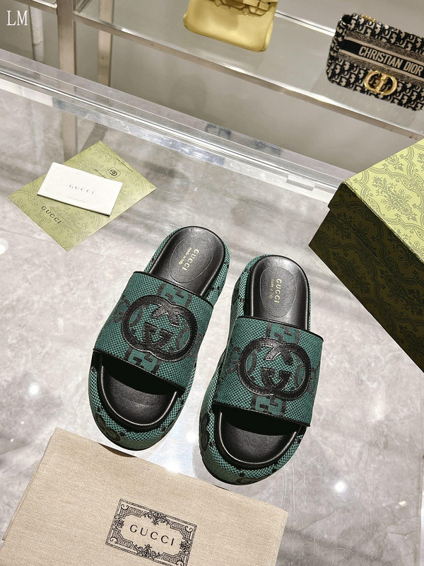 GUC LEATHER SLIDE